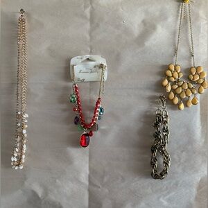 3 for $15 Must bundle/ 
Bundle of 4 fashion necklaces